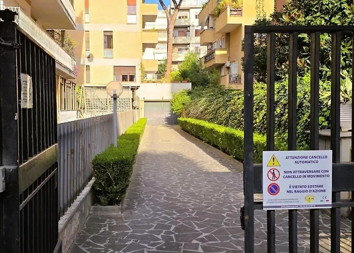 Stylish Mini Break In Ponte Milvio Apartment *