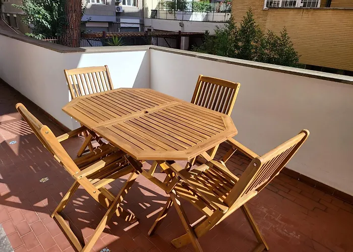 Stylish Mini Break In Ponte Milvio Apartment *