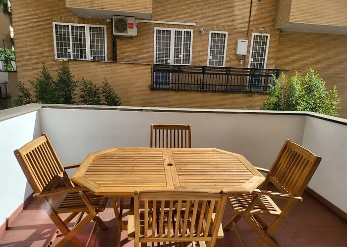 Stylish Mini Break In Ponte Milvio Apartment Rom